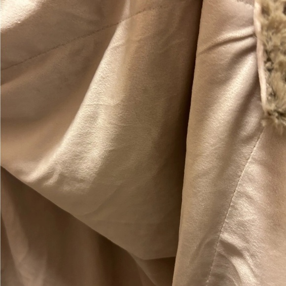 Nicole Miller Textured Tan Blanket EUC!! - Picture 14 of 16